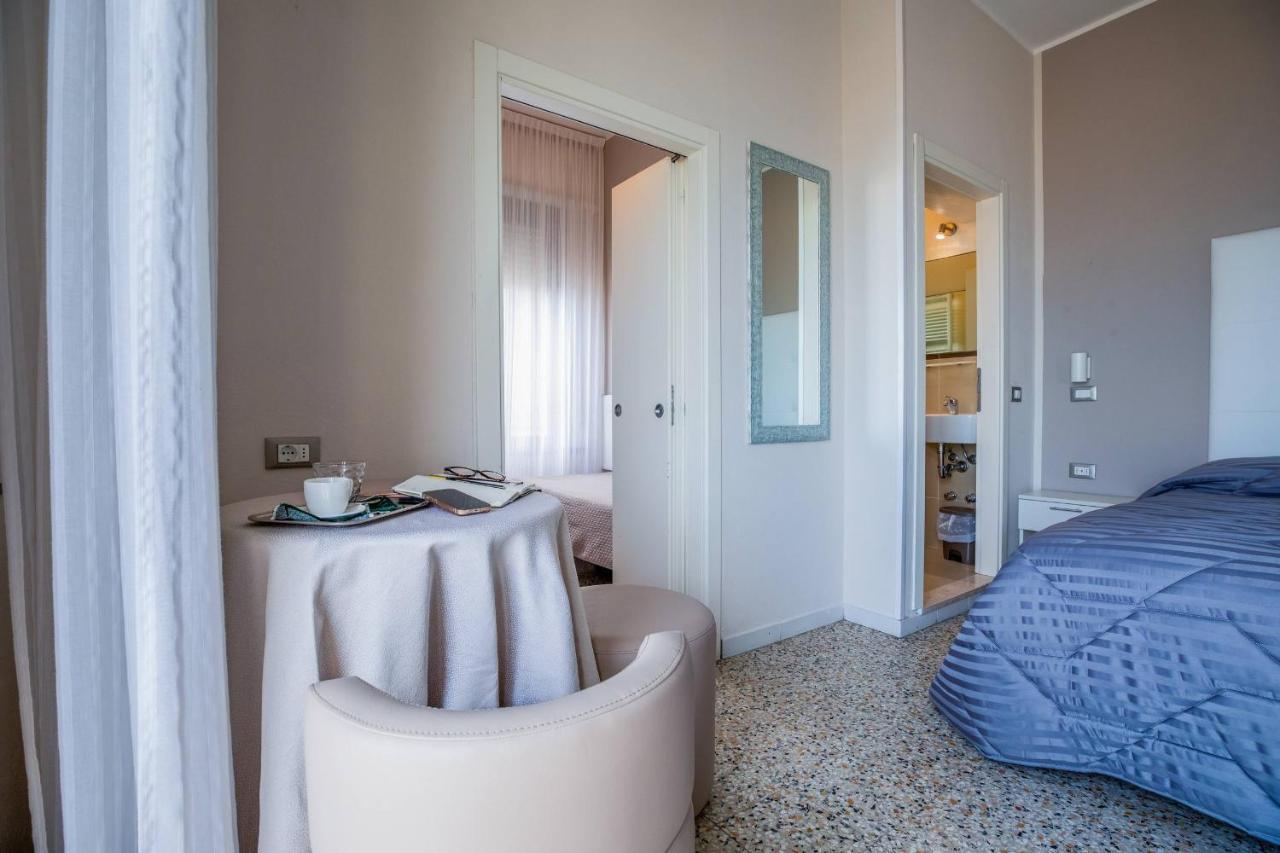 Hotel Deanna Bellaria-Igea Marina Bagian luar foto