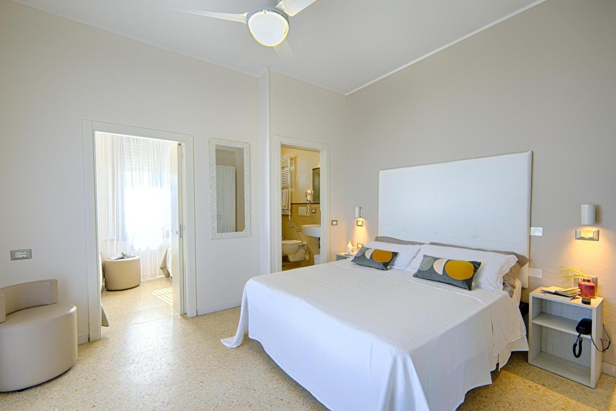 Hotel Deanna Bellaria-Igea Marina Bagian luar foto