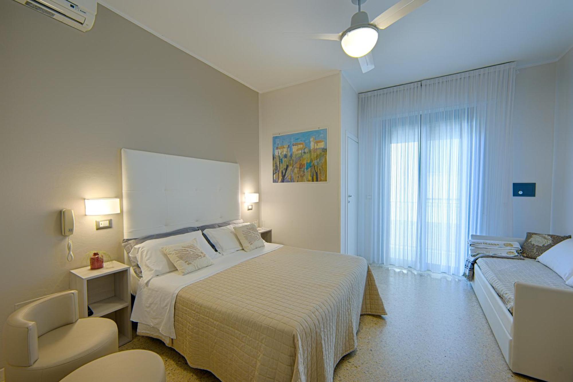 Hotel Deanna Bellaria-Igea Marina Bagian luar foto