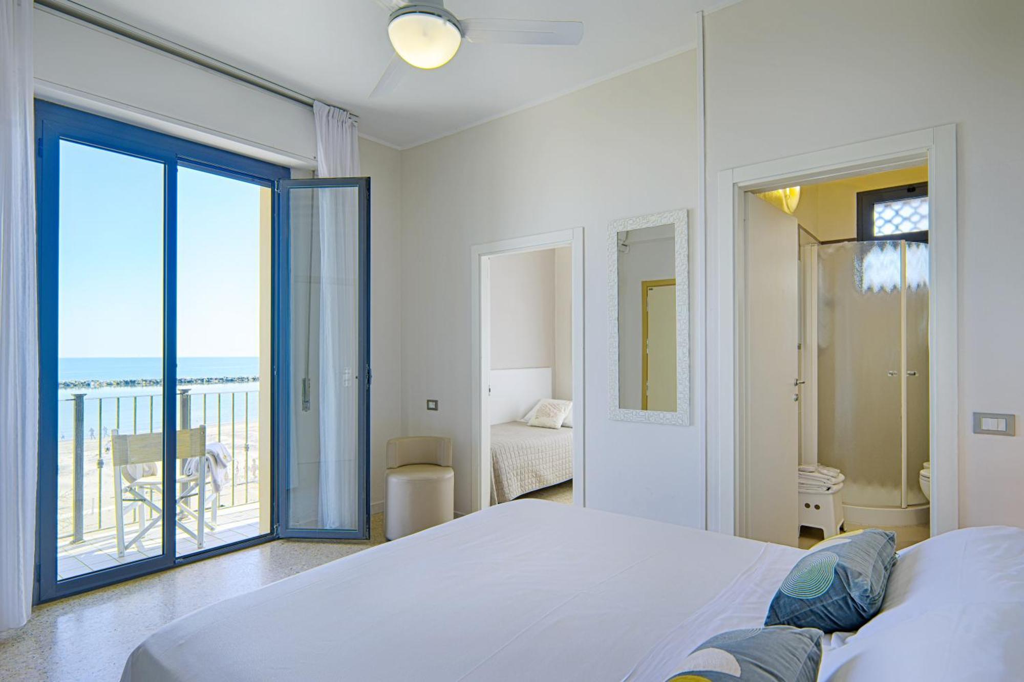 Hotel Deanna Bellaria-Igea Marina Bagian luar foto