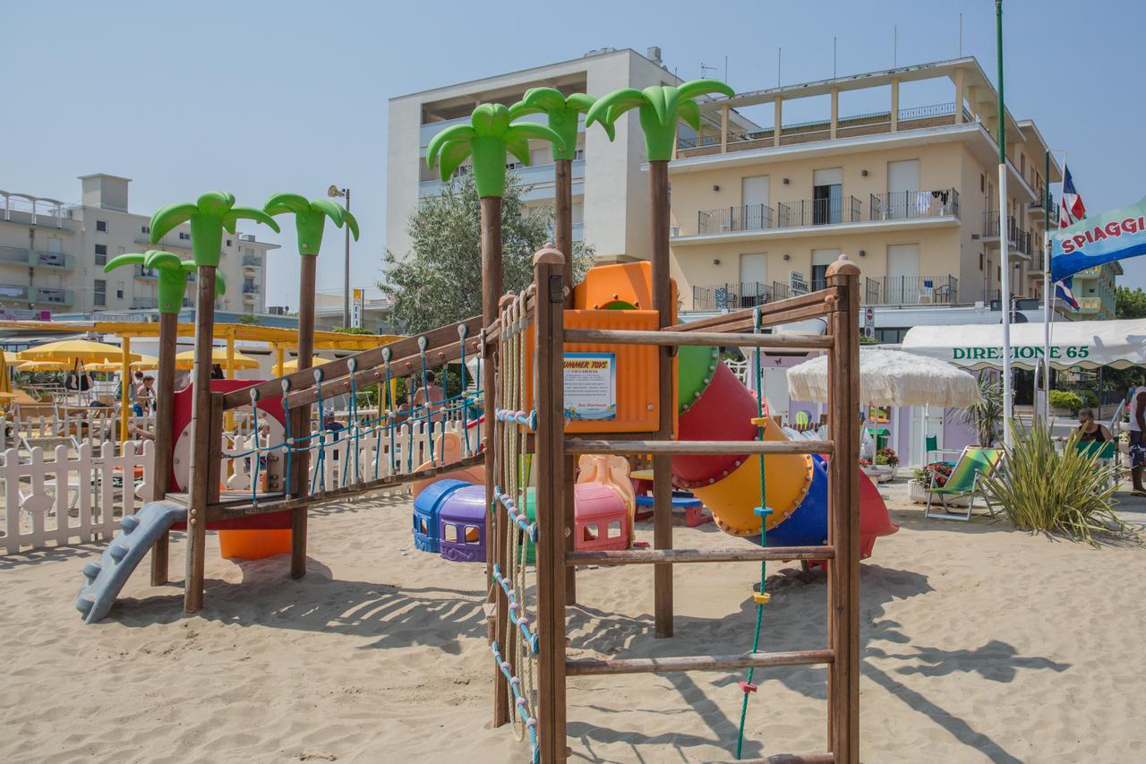 Hotel Deanna Bellaria-Igea Marina Bagian luar foto