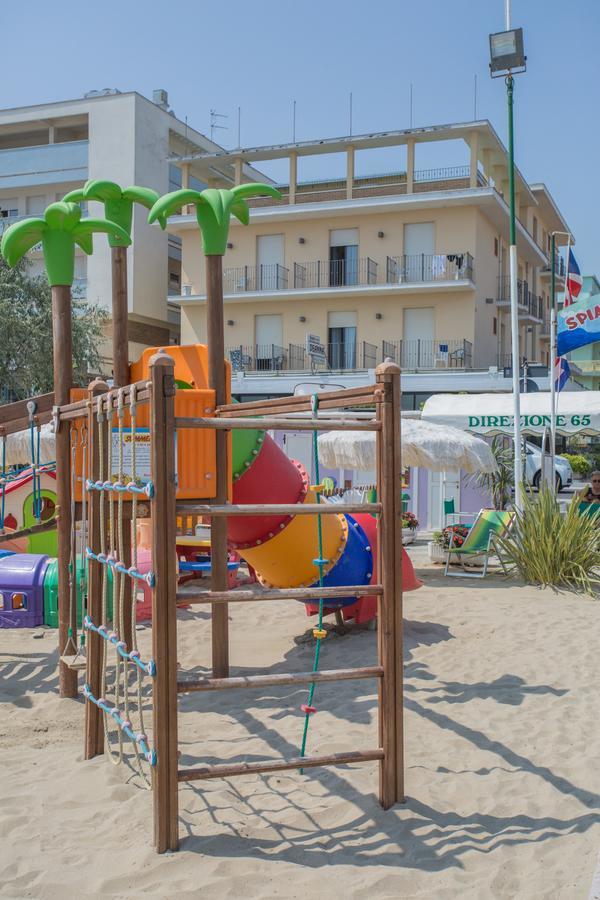Hotel Deanna Bellaria-Igea Marina Bagian luar foto