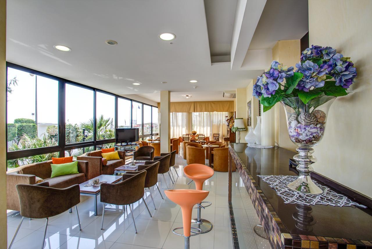 Hotel Deanna Bellaria-Igea Marina Bagian luar foto