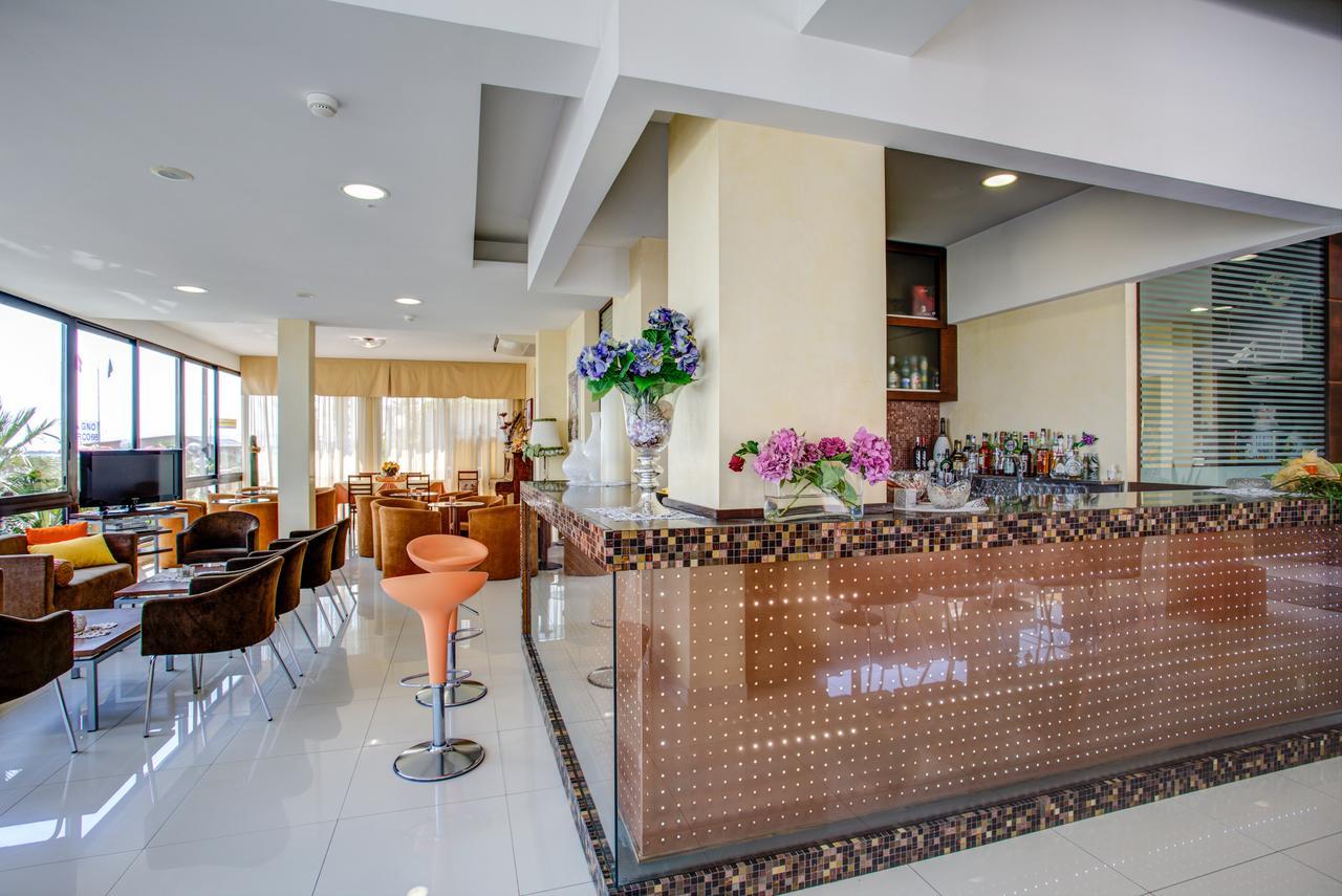 Hotel Deanna Bellaria-Igea Marina Bagian luar foto